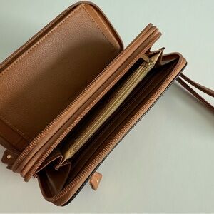 Stone Mountain Pebble Leather Wristlet Wallet Black Brown Zip Closure SZ Large